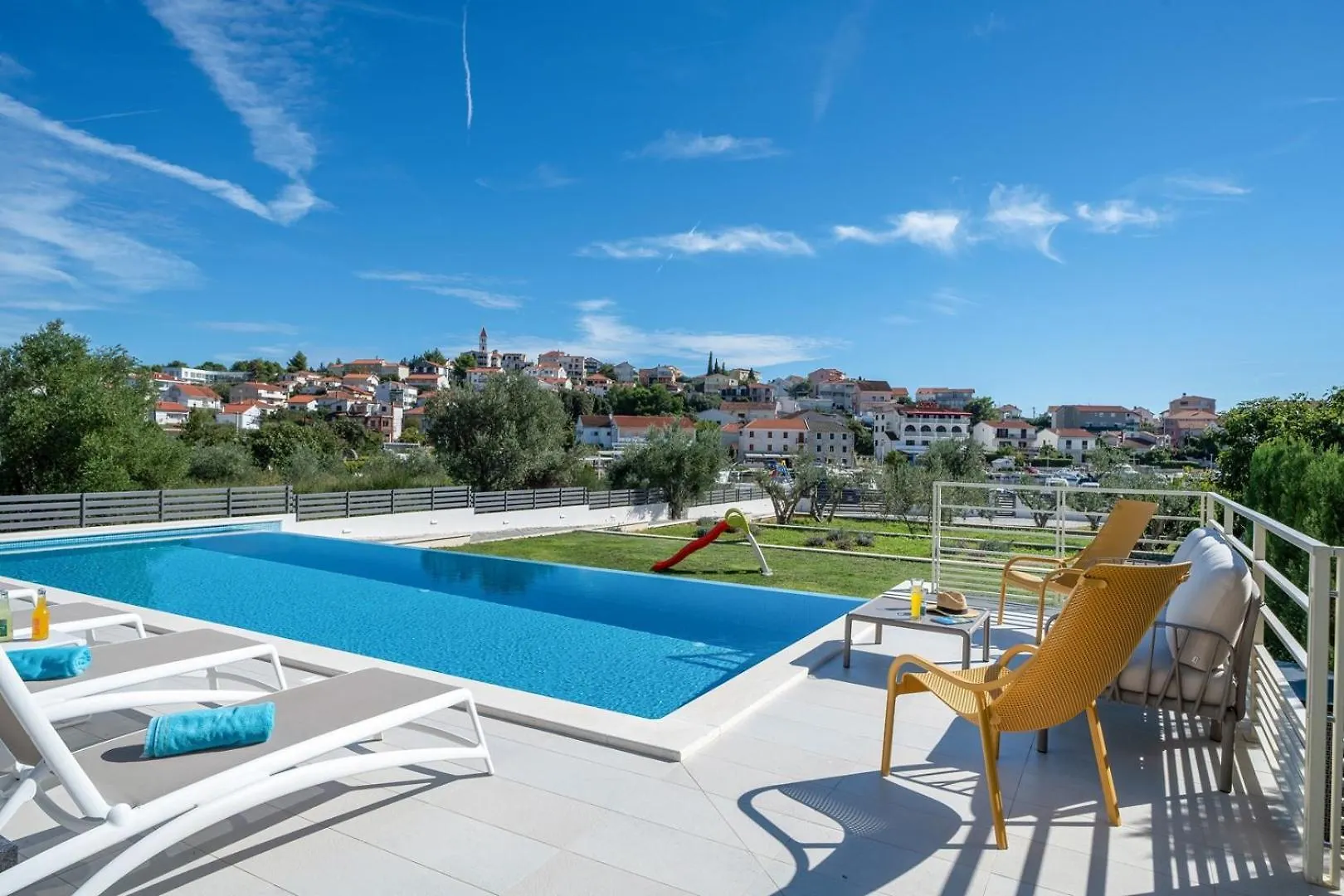 New Villa Consido, A 3-Bedroom Retreat With Sea Views Seget Vranjica