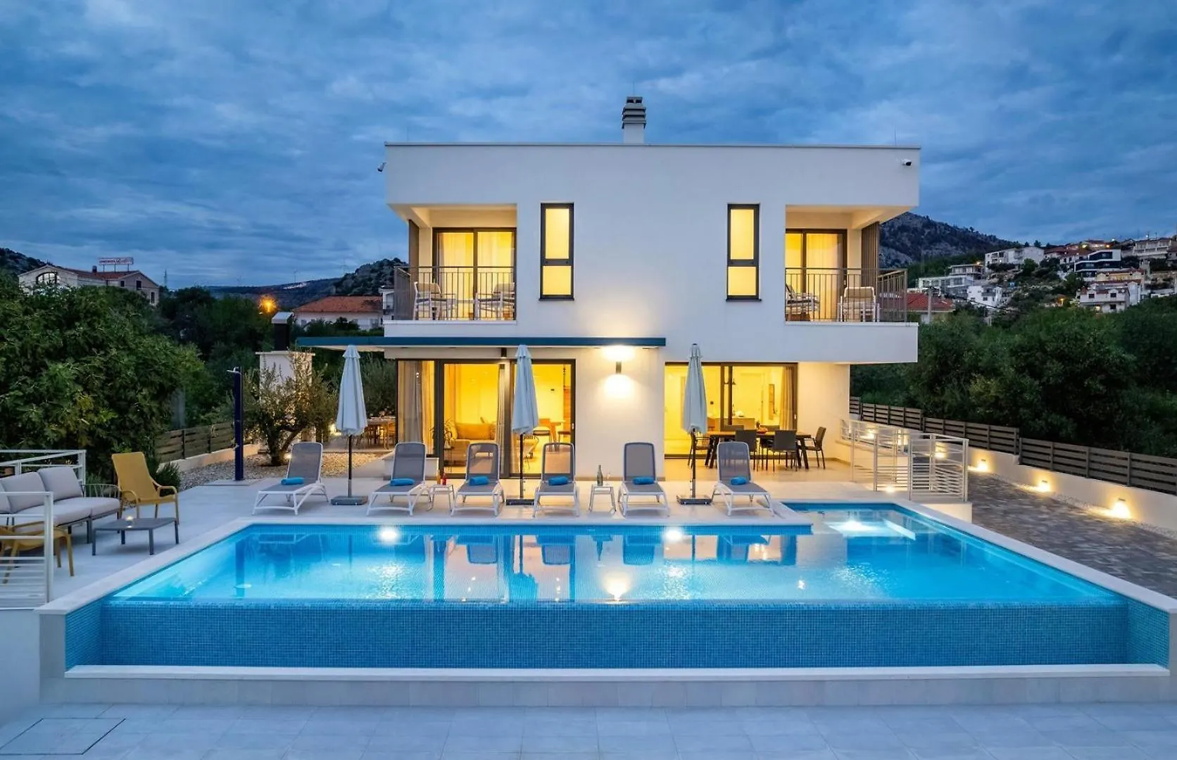 New Villa Consido, A 3-Bedroom Retreat With Sea Views Seget Vranjica