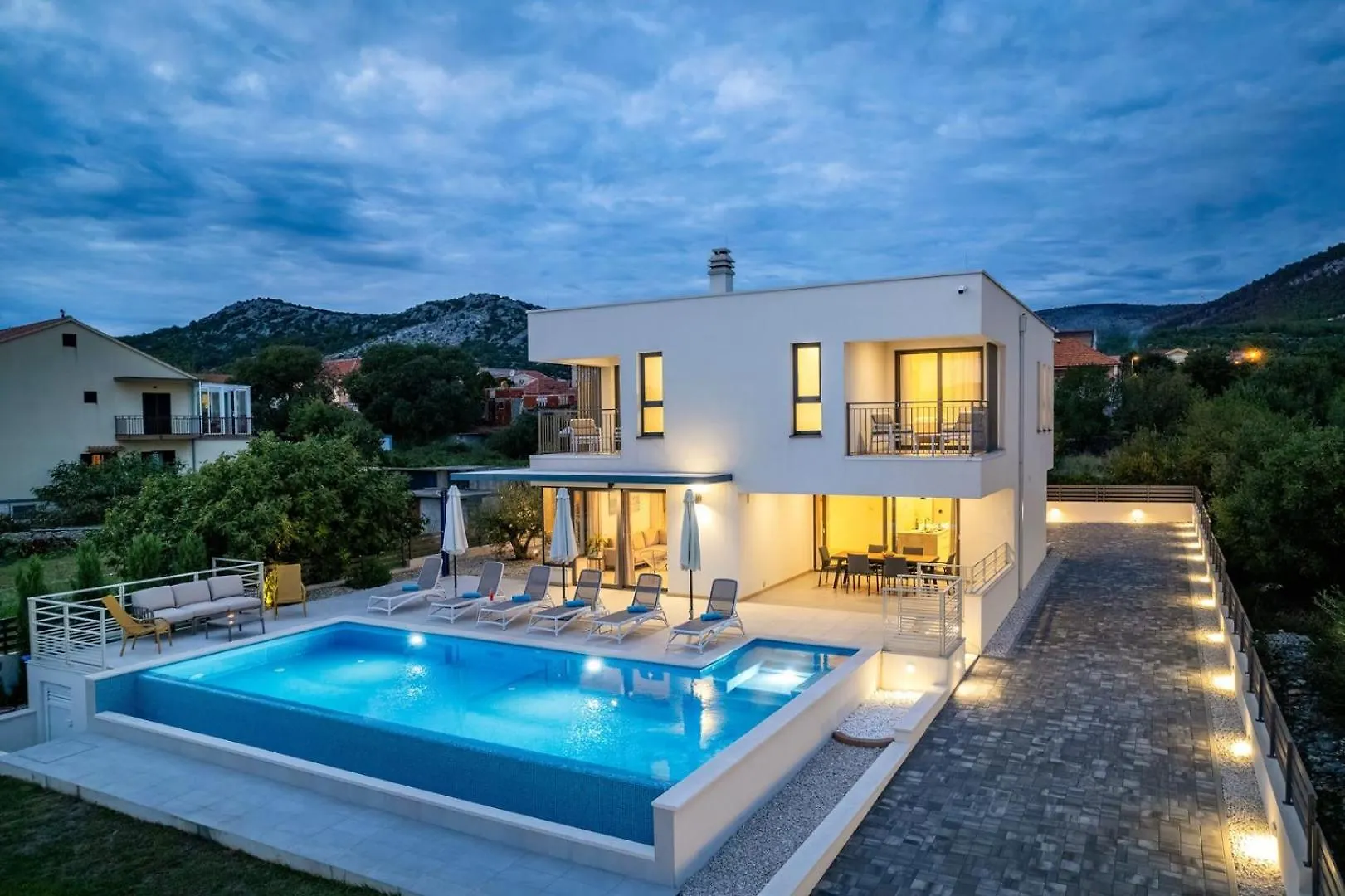 New Villa Consido, A 3-Bedroom Retreat With Sea Views Seget Vranjica 0*,