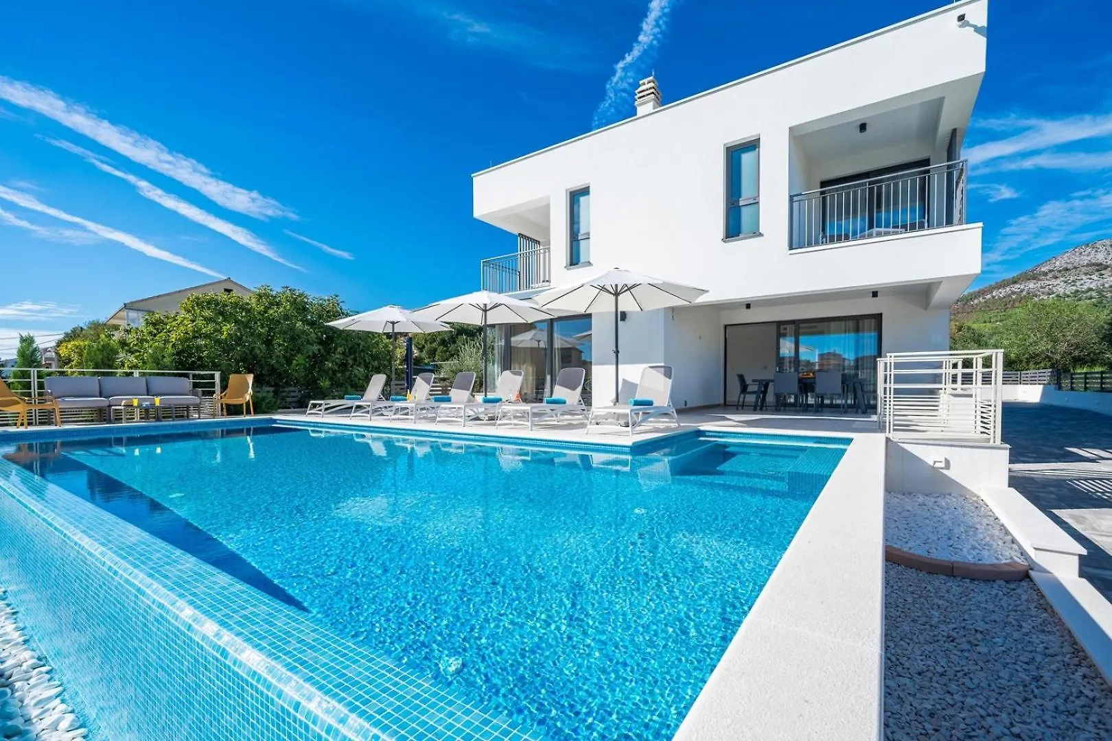 New Villa Consido, A 3-Bedroom Retreat With Sea Views Seget Vranjica