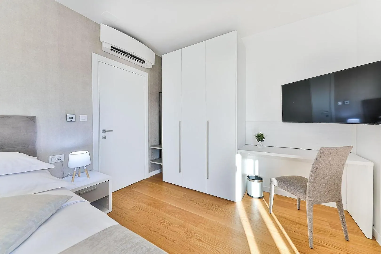 New Villa Consido, A 3-Bedroom Retreat With Sea Views Seget Vranjica