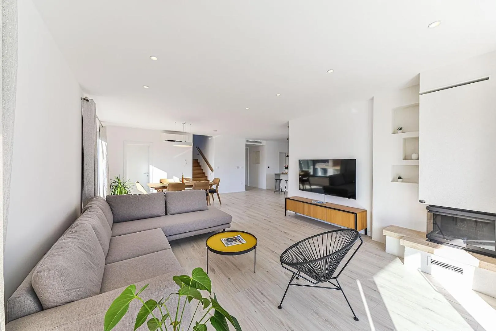 New Villa Consido, A 3-Bedroom Retreat With Sea Views Seget Vranjica Croatia