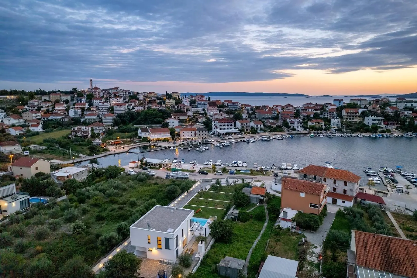 New Villa Consido, A 3-Bedroom Retreat With Sea Views Seget Vranjica 0*,