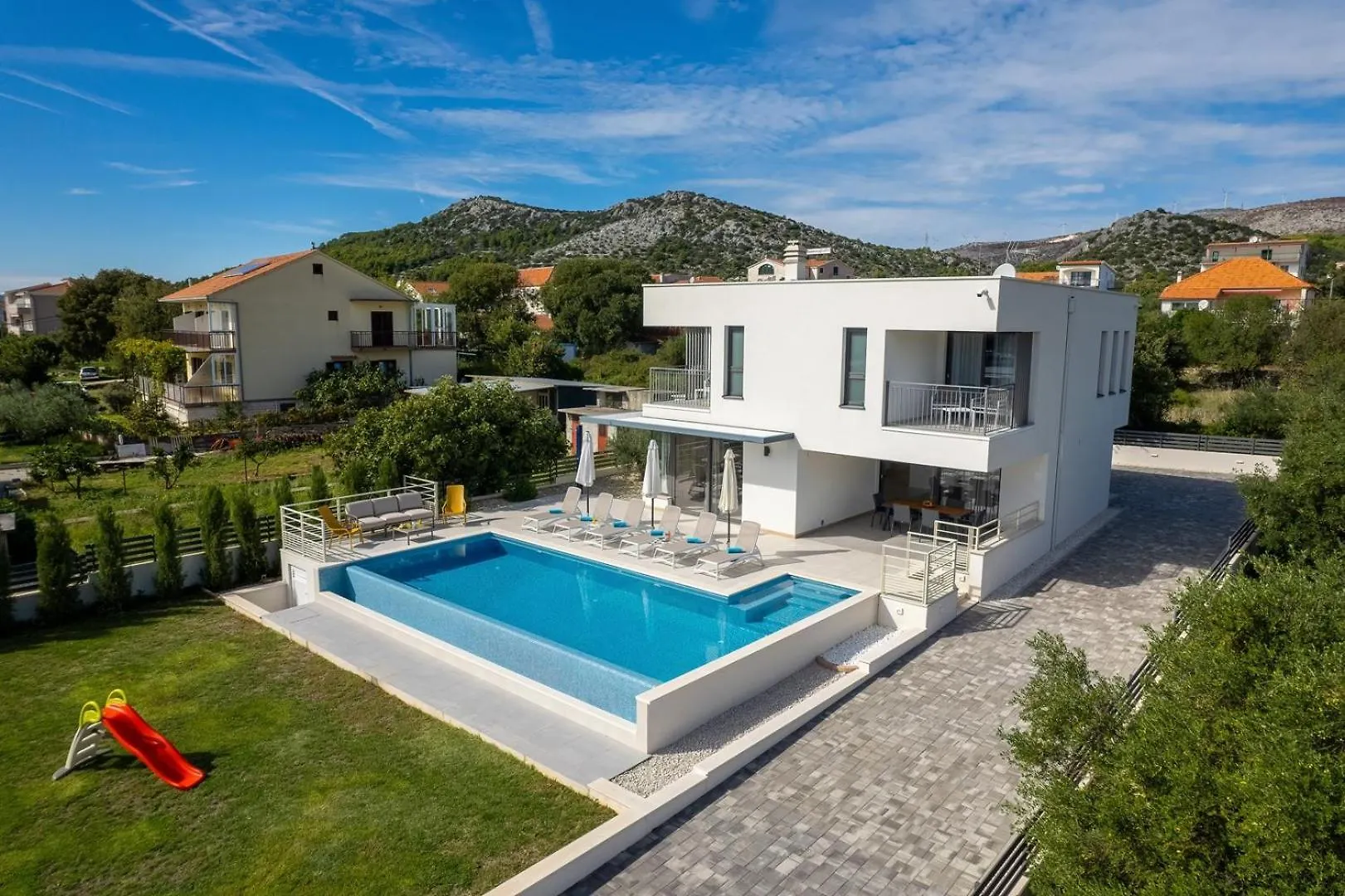 New Villa Consido, A 3-Bedroom Retreat With Sea Views Seget Vranjica