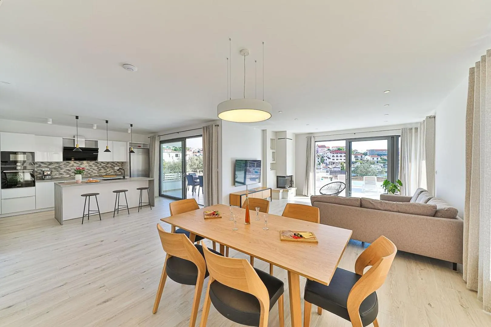 New Villa Consido, A 3-Bedroom Retreat With Sea Views Seget Vranjica
