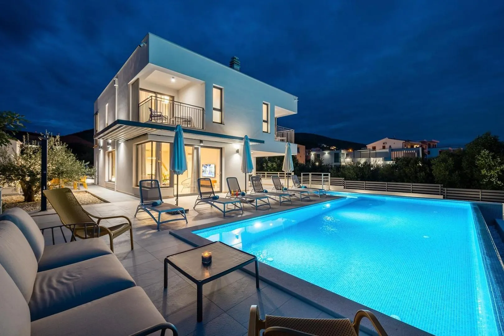 New Villa Consido, A 3-Bedroom Retreat With Sea Views セゲット・ヴラニツァ