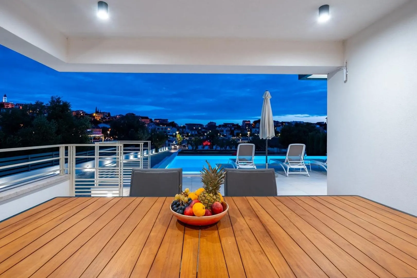 New Villa Consido, A 3-Bedroom Retreat With Sea Views Seget Vranjica
