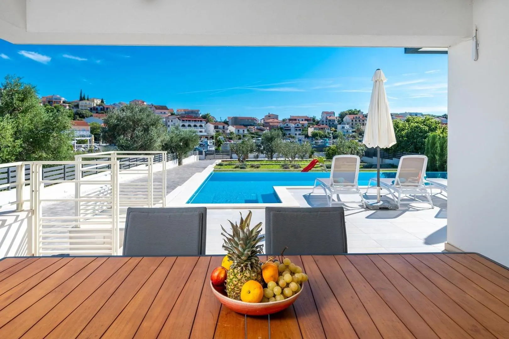 New Villa Consido, A 3-Bedroom Retreat With Sea Views Seget Vranjica 0*,